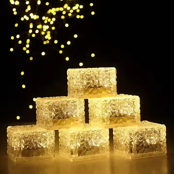 Đèn LED thủy tinh năng lượng mặt trời trang trí sân vườn