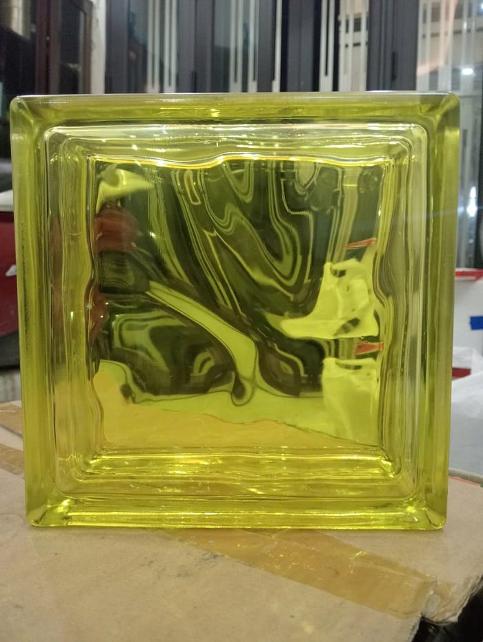 Gạch kính màu vàng trơn kích thước 190x190x80mm AVSING