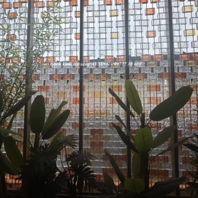 Sáng tạo vườn treo với gạch kính lấy sáng AVSING