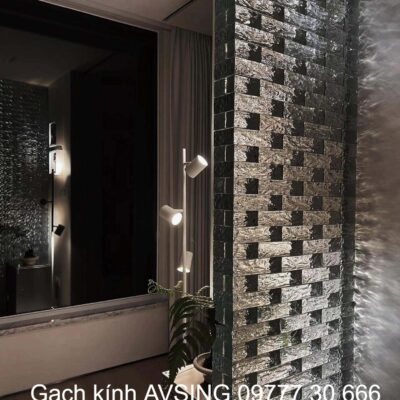Vách ngăn gạch kính sóng trong căn hộ chung cư