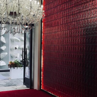 Gạch kính làm bức tường phòng khách